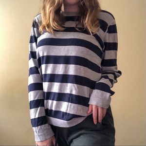 Men’s Medium IZOD Grey and Navy Sweater